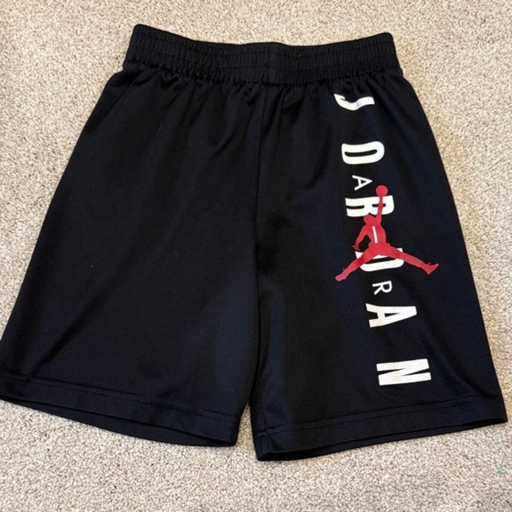 Jordan Boys Black Athletic Shorts Red Jumpman Logo Size 8-10